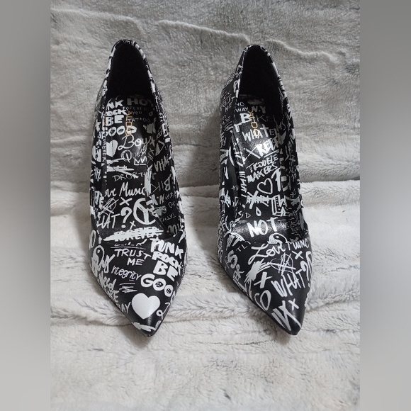 Aldo Stessy Graffiti Heels Black and White - Size 7.5 - 4" Heel - Picture 6 of 9